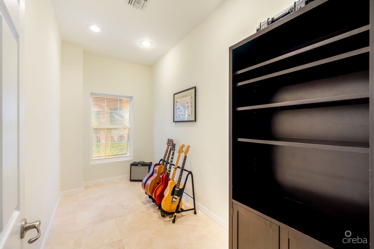 Bimini Drive 303  - Grand Harbour |  5-bed Waterfront Home - Image 21