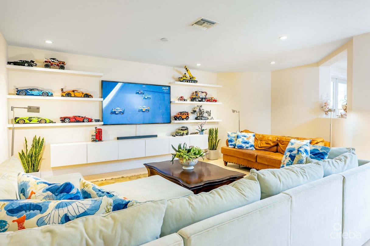 The Dock House | A Vista Del Mar & Yacht Club Signature Residence - Image 27