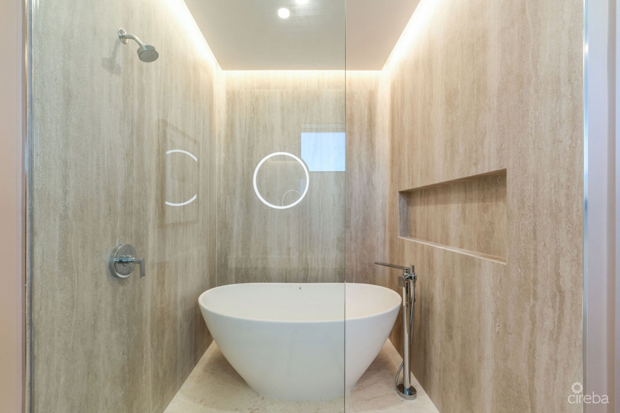 Ocean Front 4 Bed Condo Smb- The Sands - Image 19