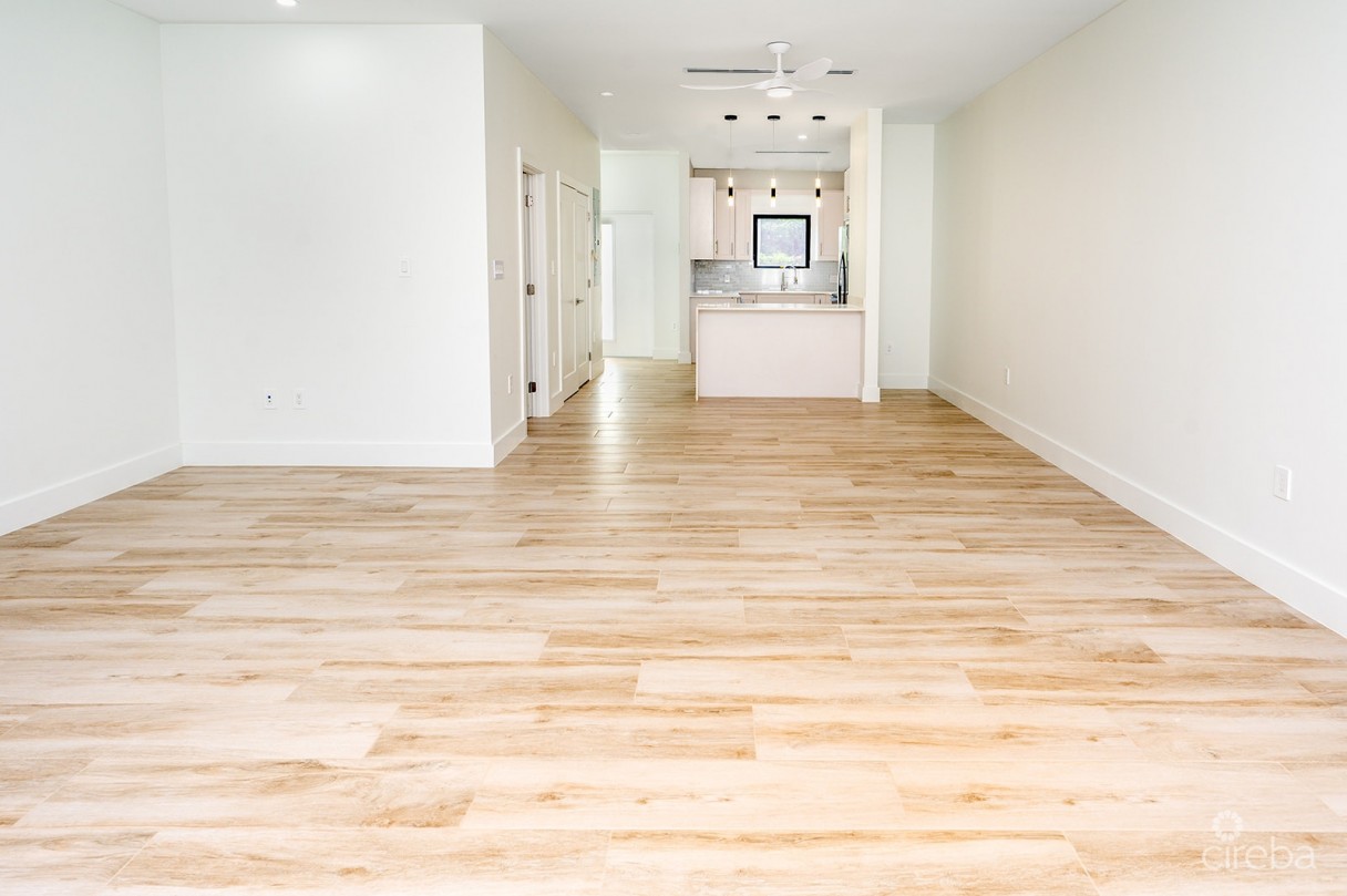 Lavania Court - Gated - Large 2 Bed 2 Bath Townhomes - Image 5