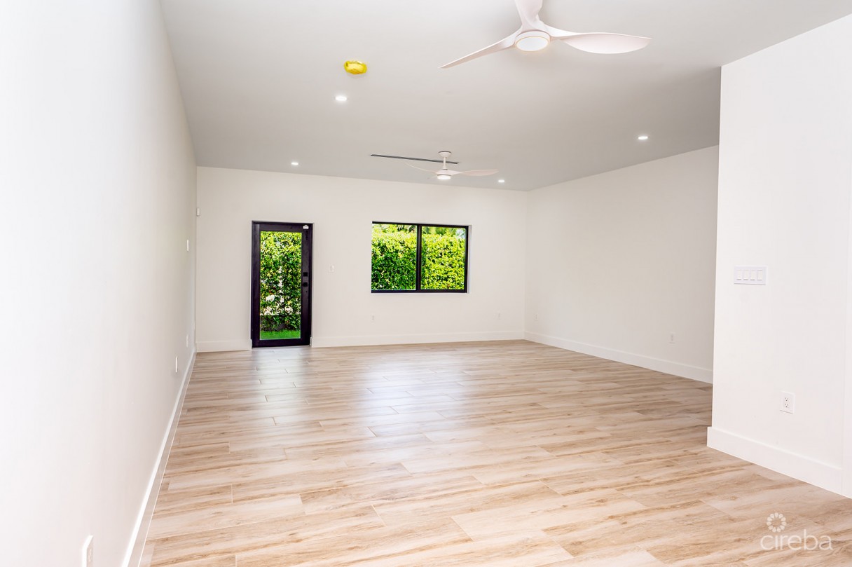 Lavania Court - Gated - Large 2 Bed 2 Bath Townhomes - Image 3