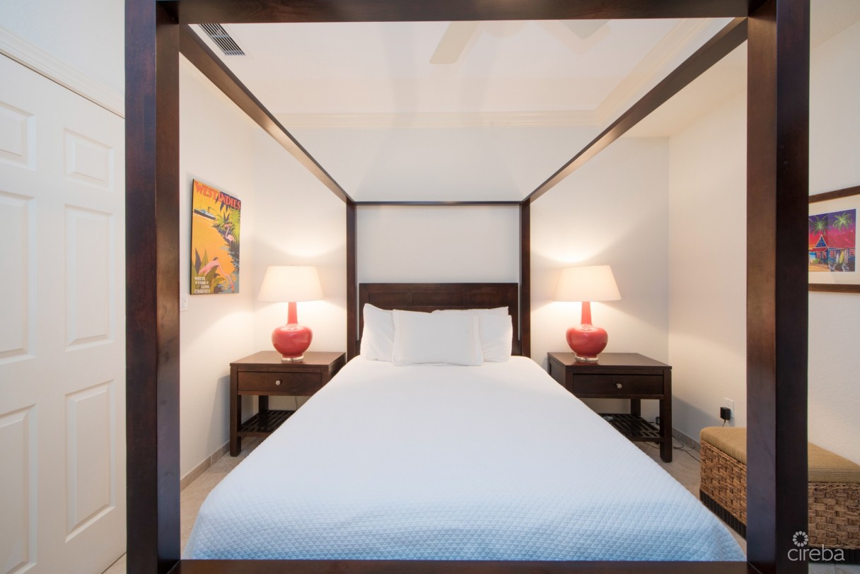 South Bay Beach Club - Image 7