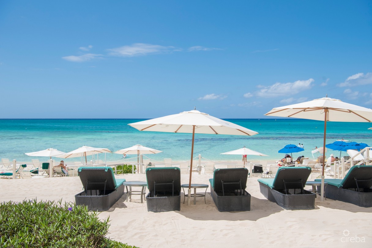 South Bay Beach Club - Image 6