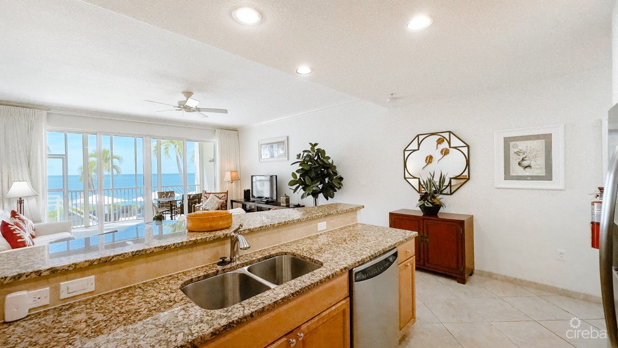 South Bay Beach Club - Image 14