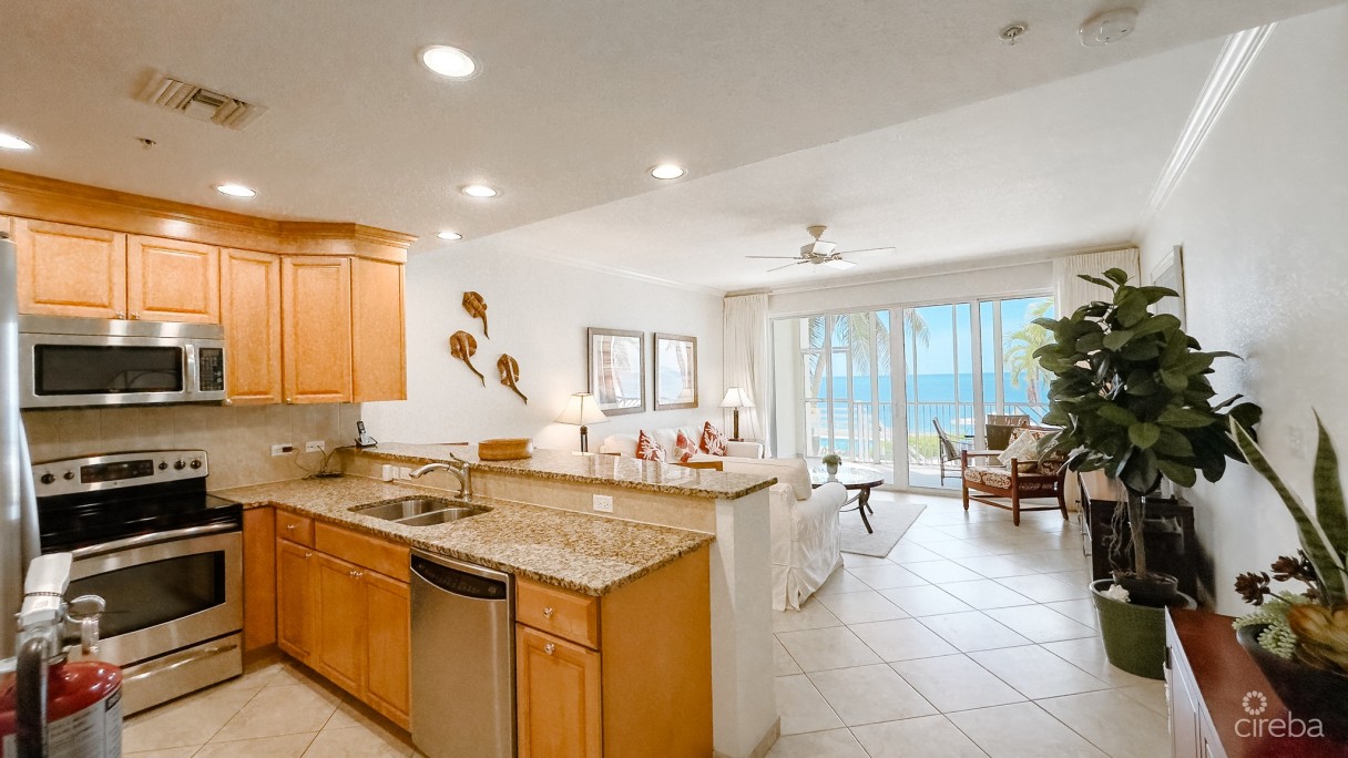 South Bay Beach Club - Image 11