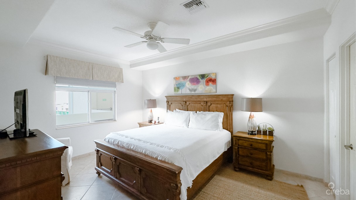 South Bay Beach Club - Image 15