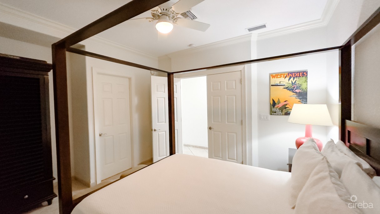 South Bay Beach Club - Image 19