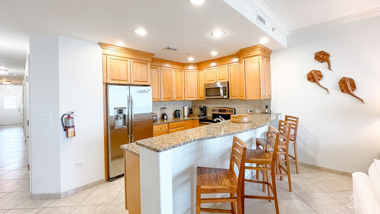 South Bay Beach Club - Image 20