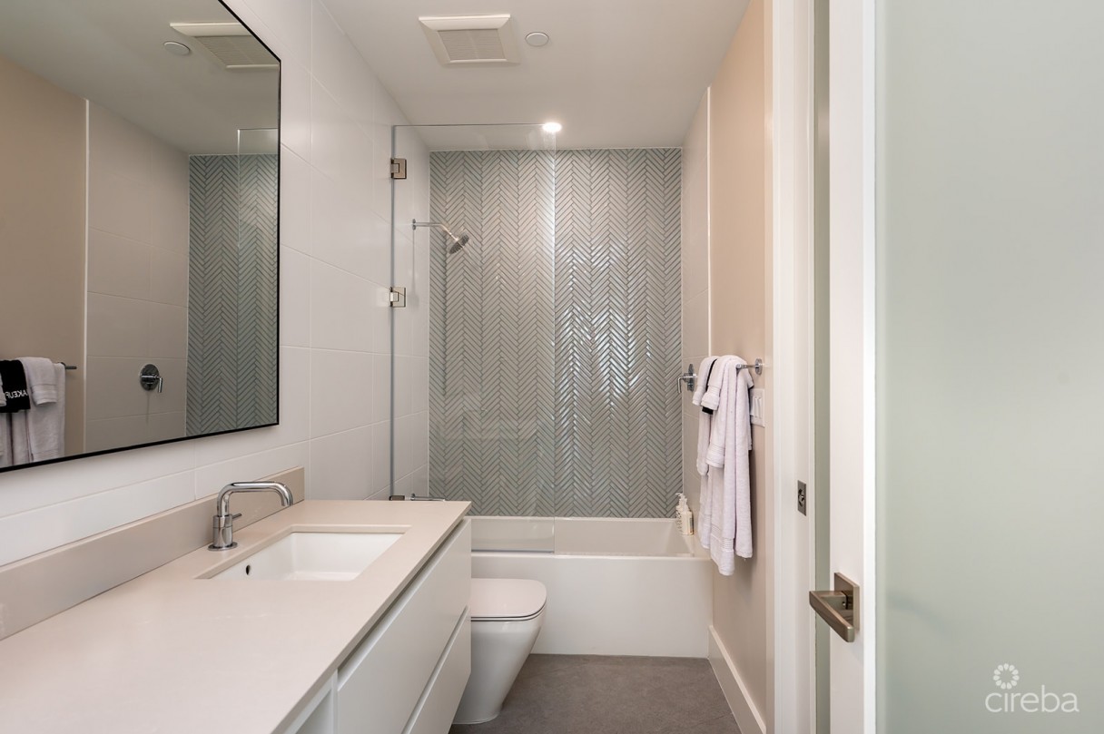 Point West Unit #1 - Three Bed Ocean View - Image 9
