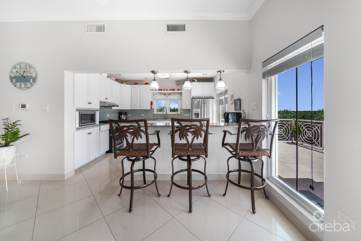 Spotters Lair - Image 4