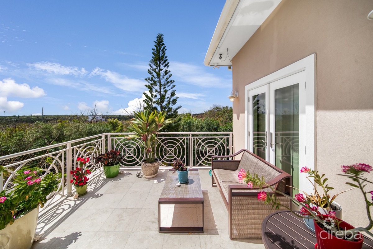 Spotters Lair - Image 13