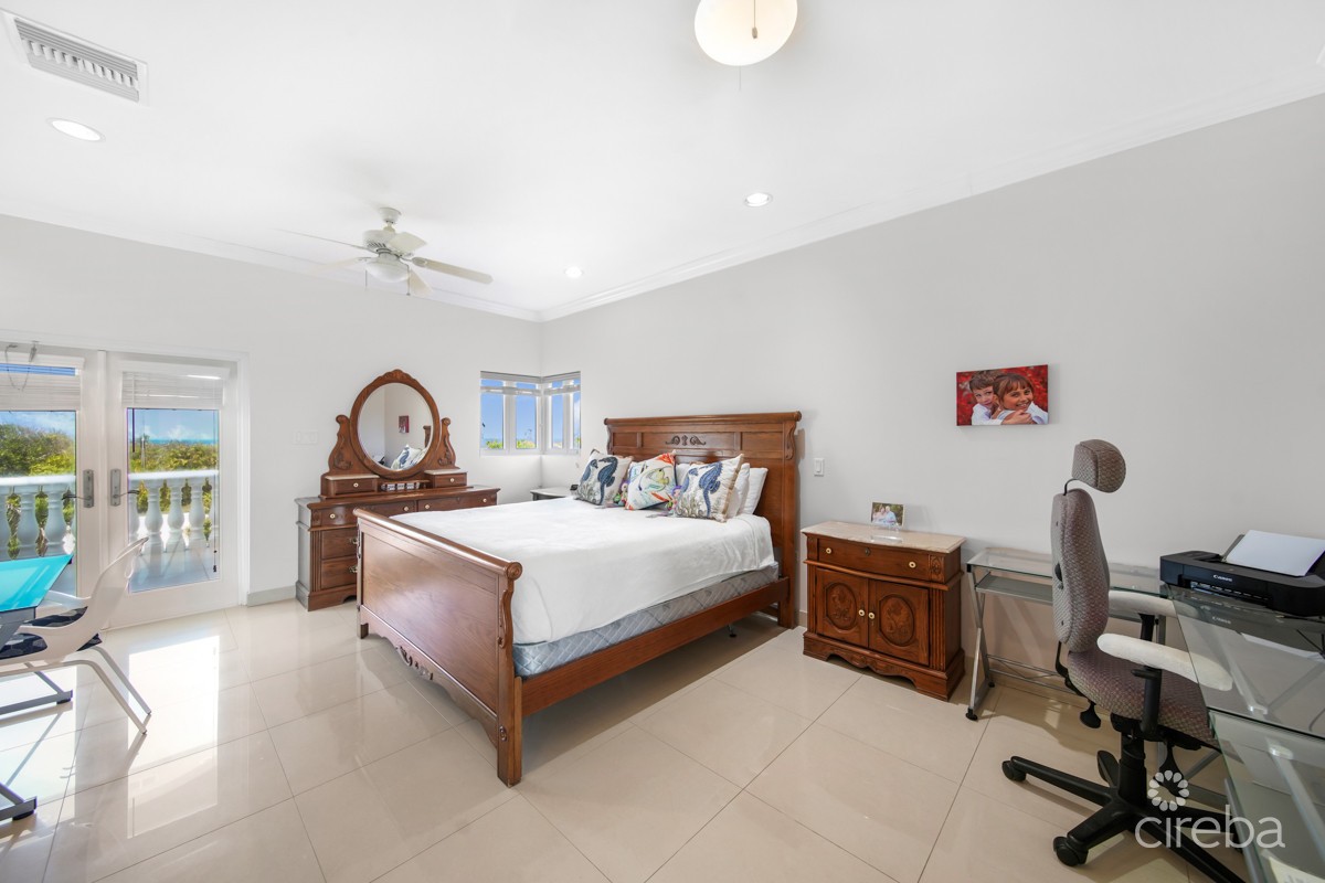 Spotters Lair - Image 17