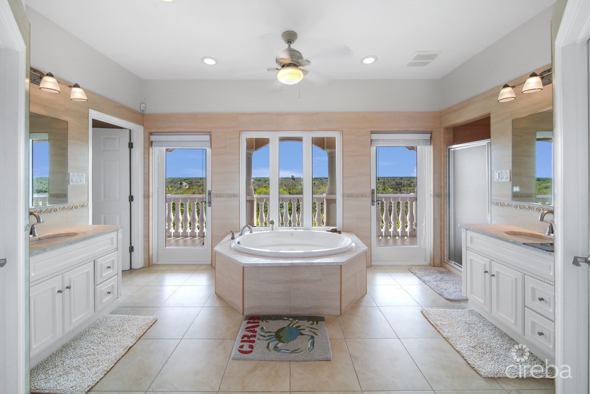 Spotters Lair - Image 19