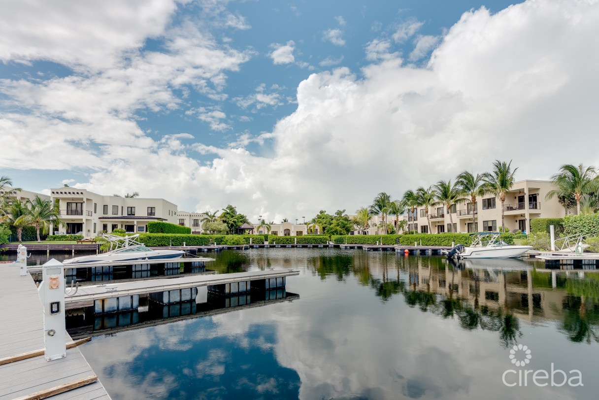 Cypress Pointe Family Home - Image 16