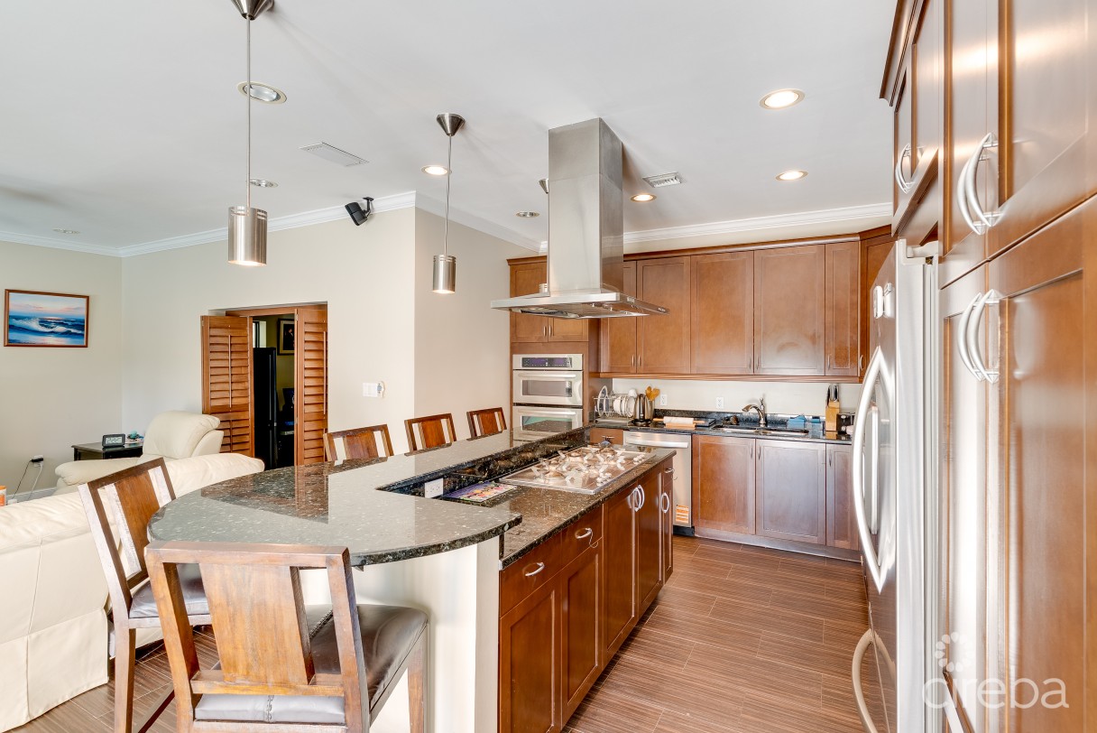 Cypress Pointe Family Home - Image 5