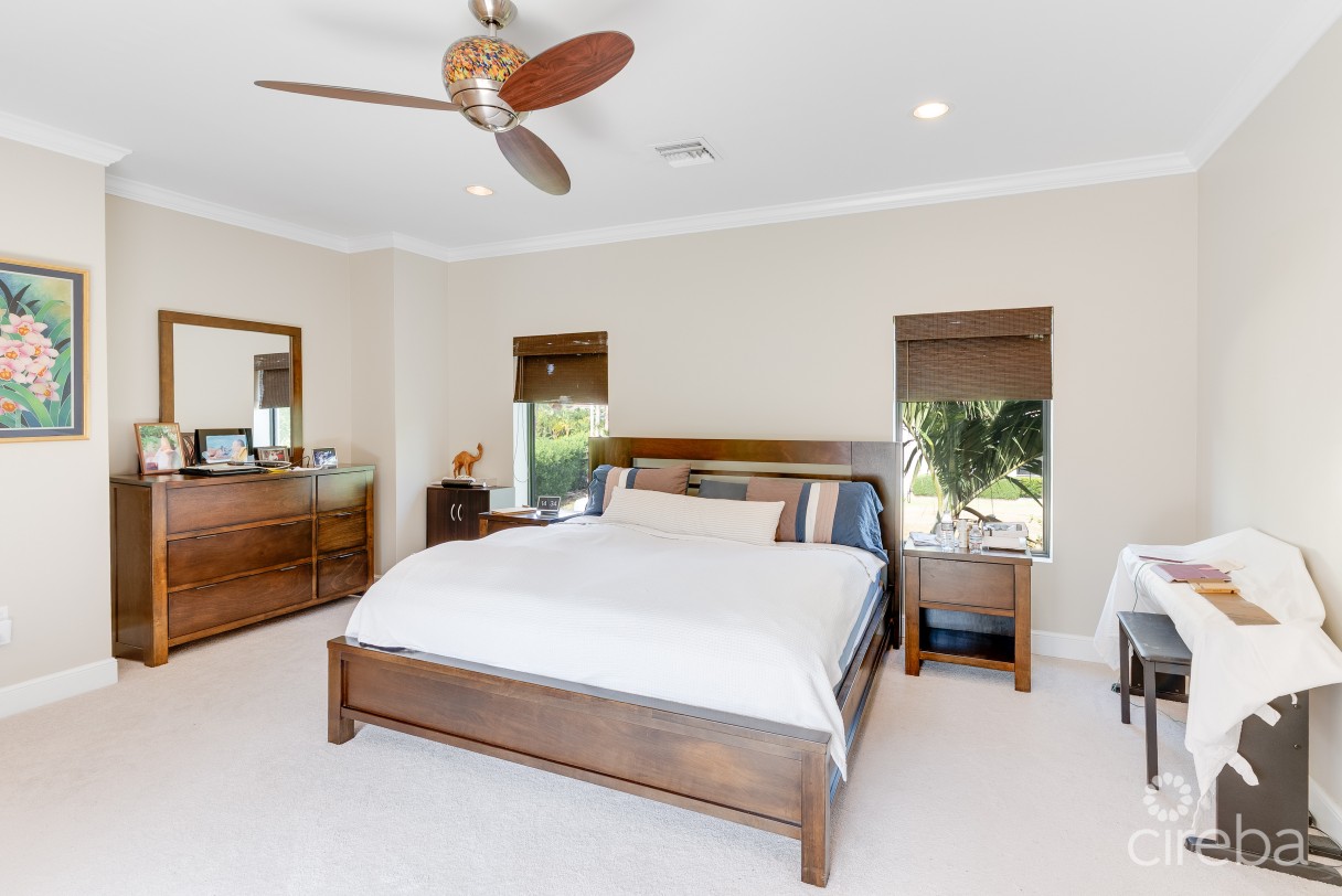 Cypress Pointe Family Home - Image 10