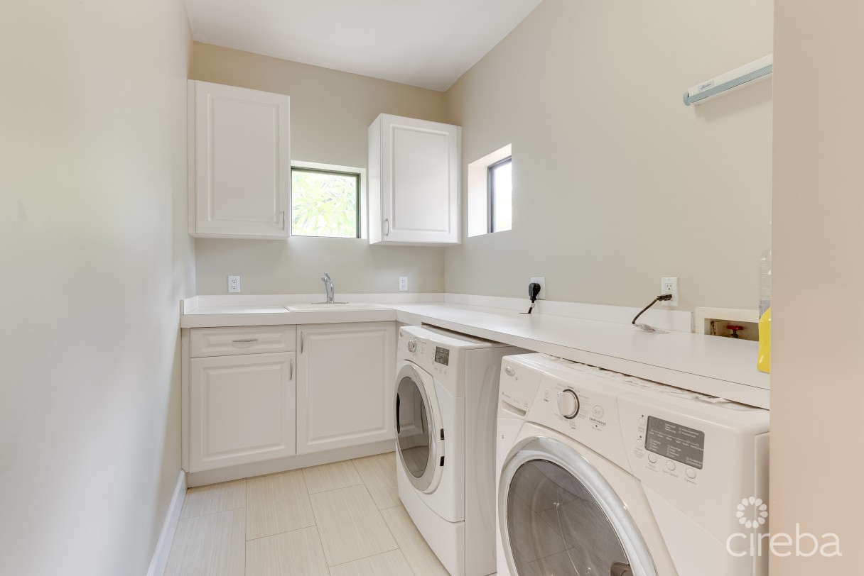 Cypress Pointe Family Home - Image 15