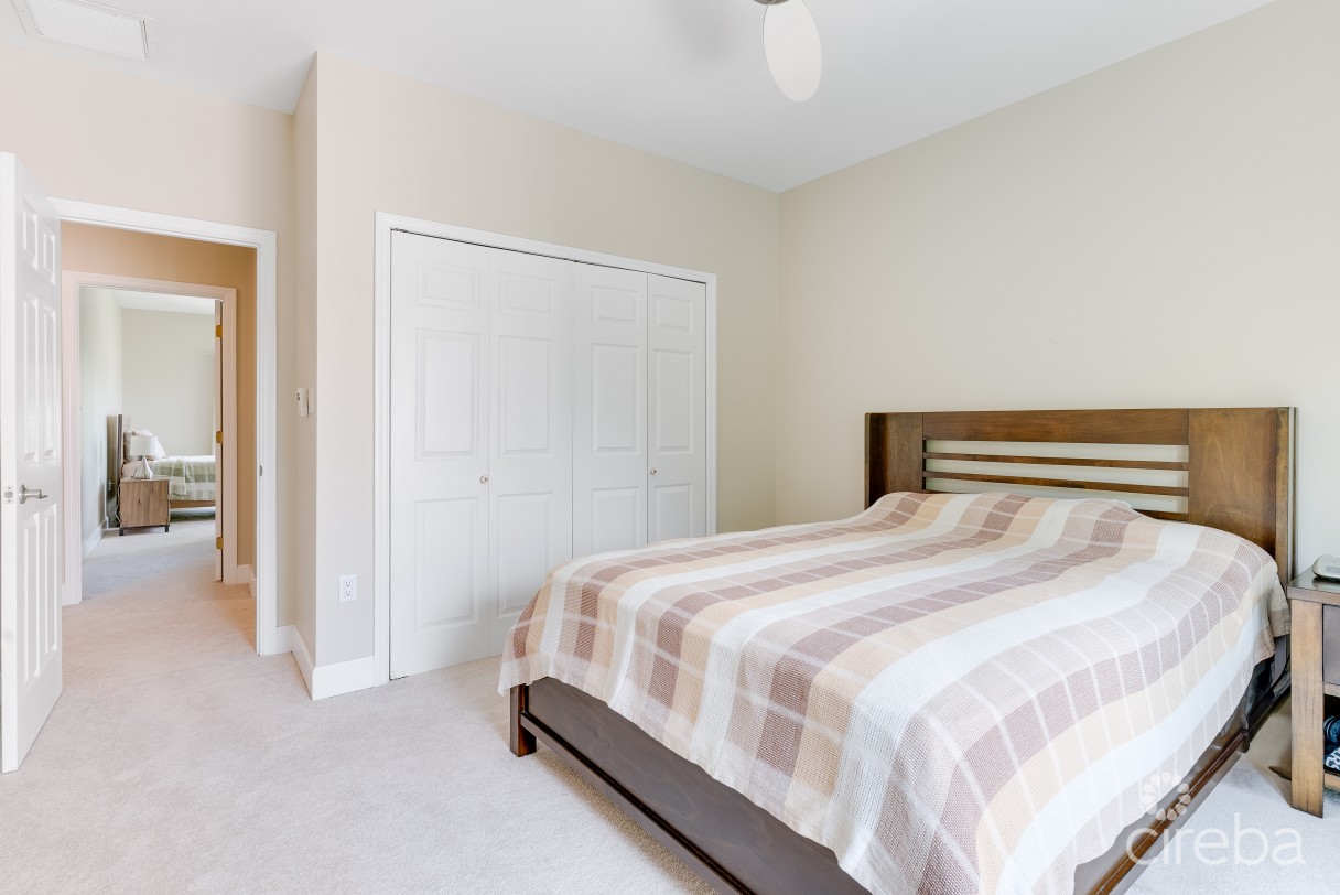 Cypress Pointe Family Home - Image 12