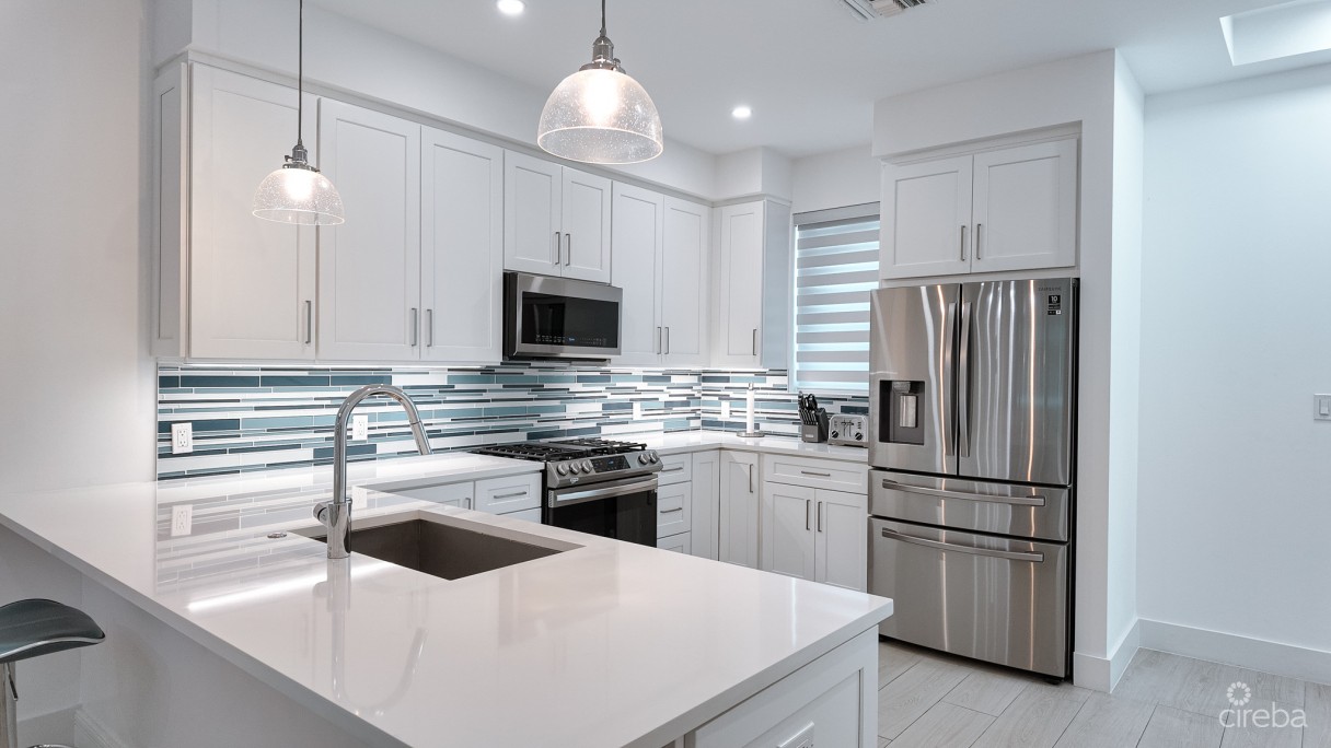 Periwinkle Townhome Grand Harbour - Image 2