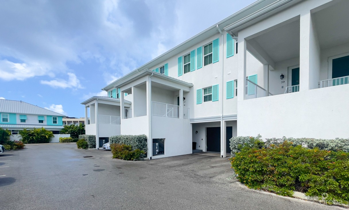 Periwinkle Townhome Grand Harbour - Image 20