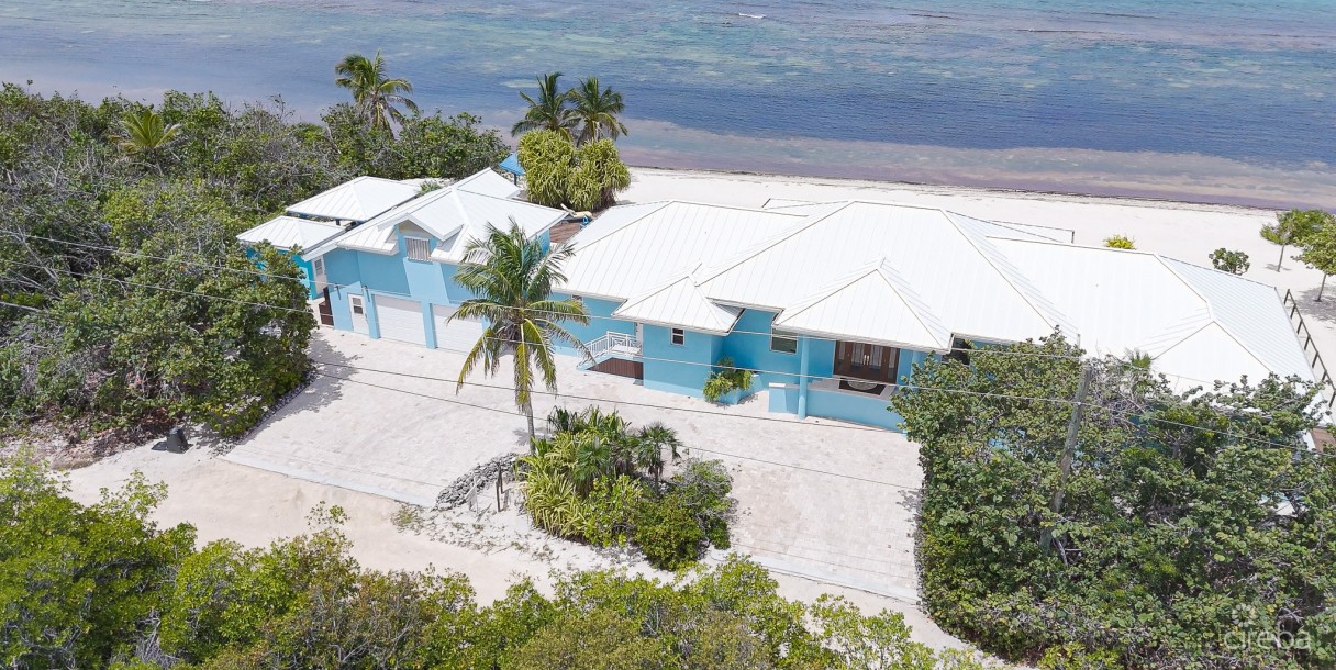 Little Cayman Beachfront Home With 2 Lots And Pool - Image 8