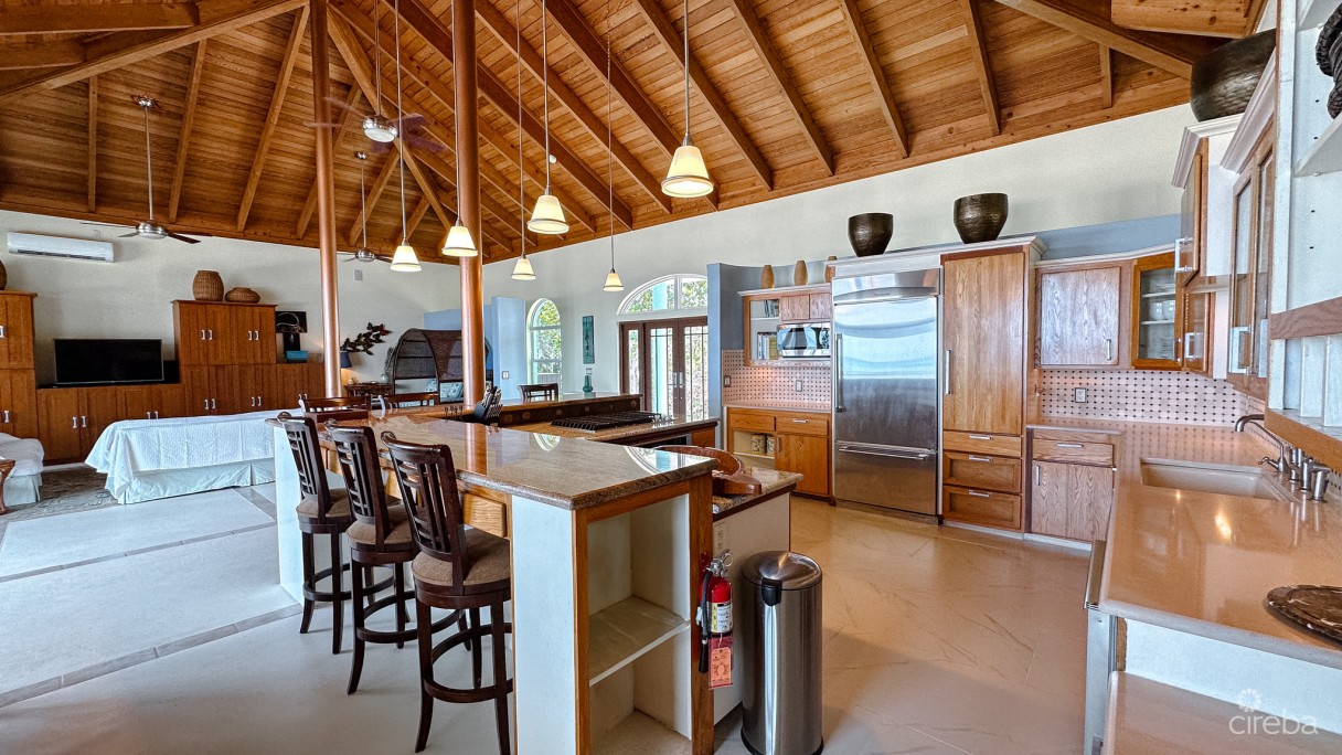 Little Cayman Beachfront Home With 2 Lots And Pool - Image 12