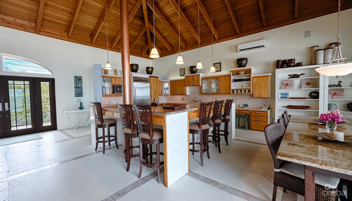 Little Cayman Beachfront Home With 2 Lots And Pool - Image 14