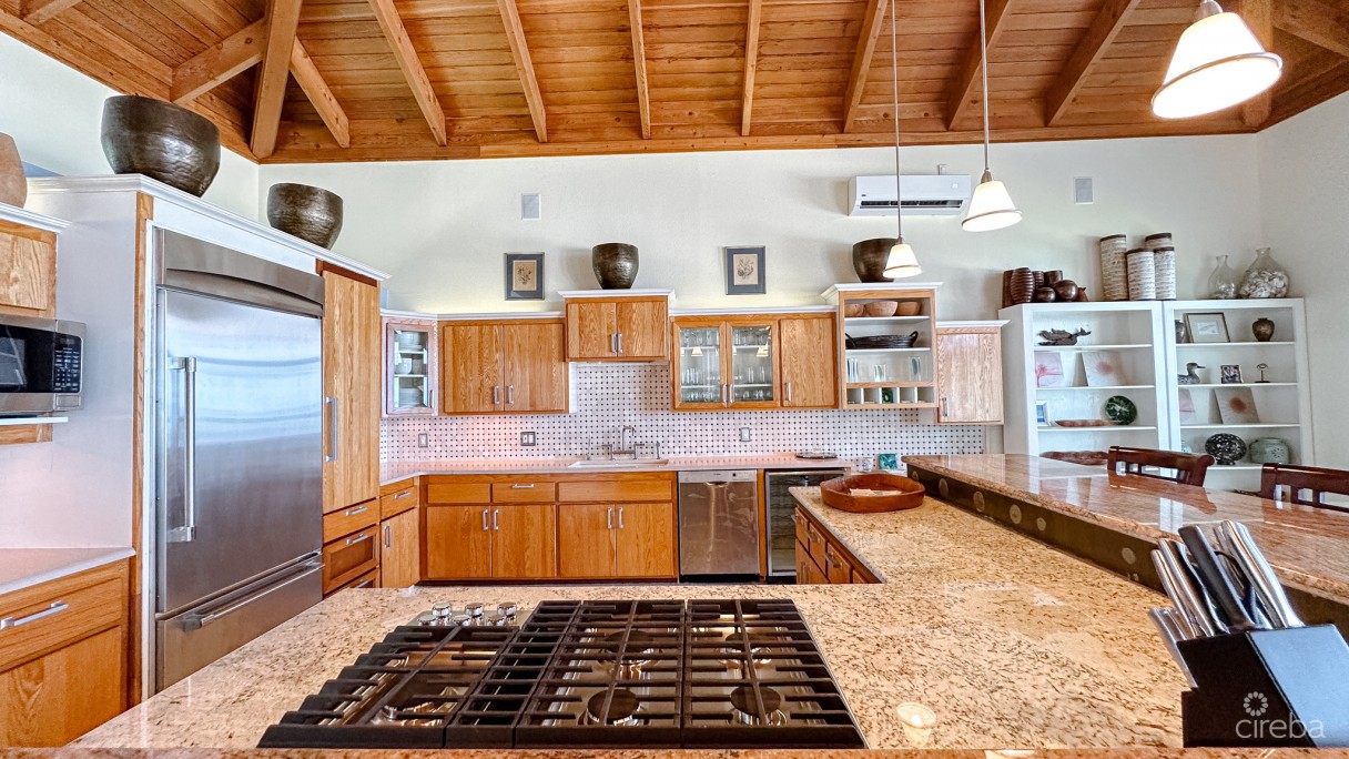 Little Cayman Beachfront Home With 2 Lots And Pool - Image 15