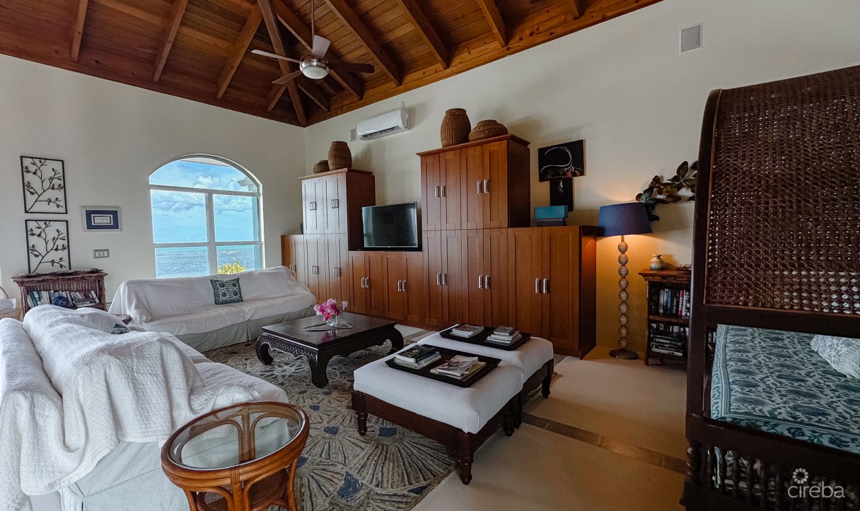 Little Cayman Beachfront Home With Pool - Image 9