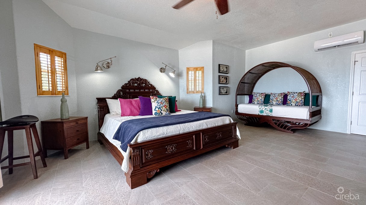 Little Cayman Beachfront Home With Pool - Image 15