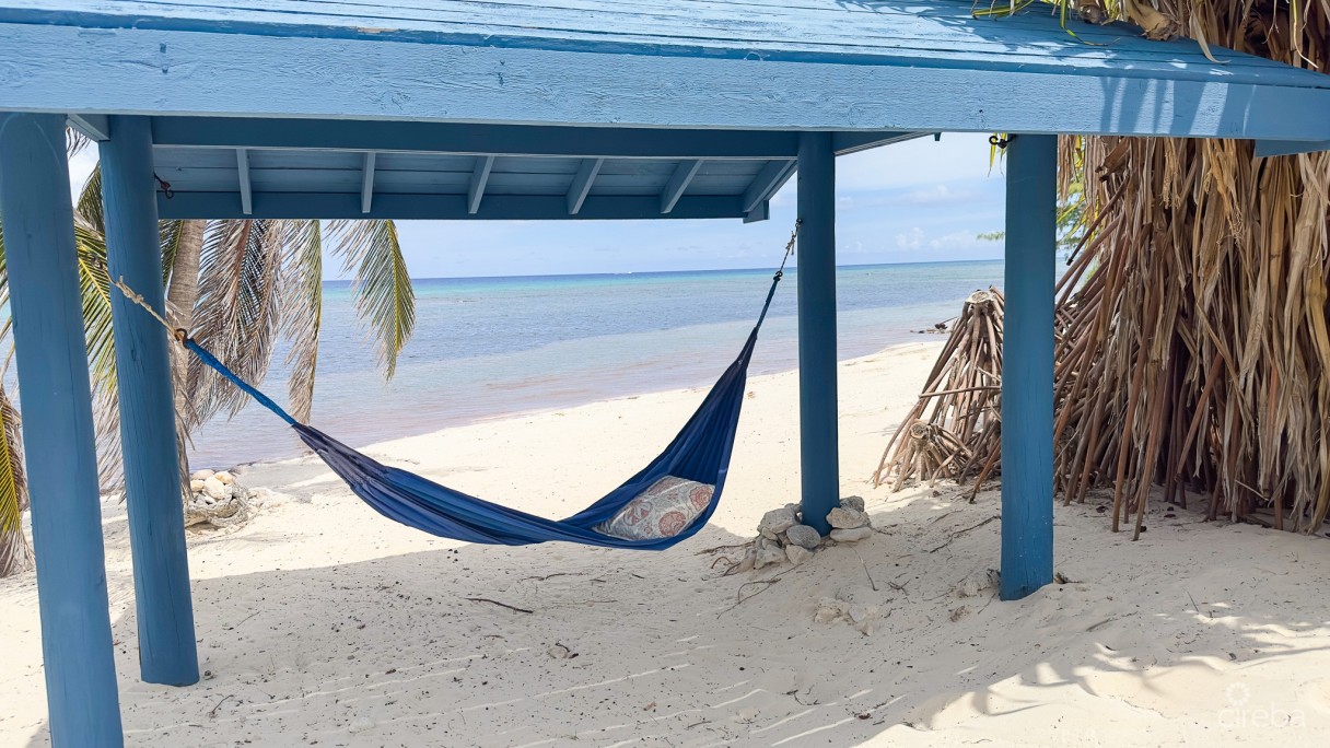 Little Cayman Beachfront Home With Pool - Image 29