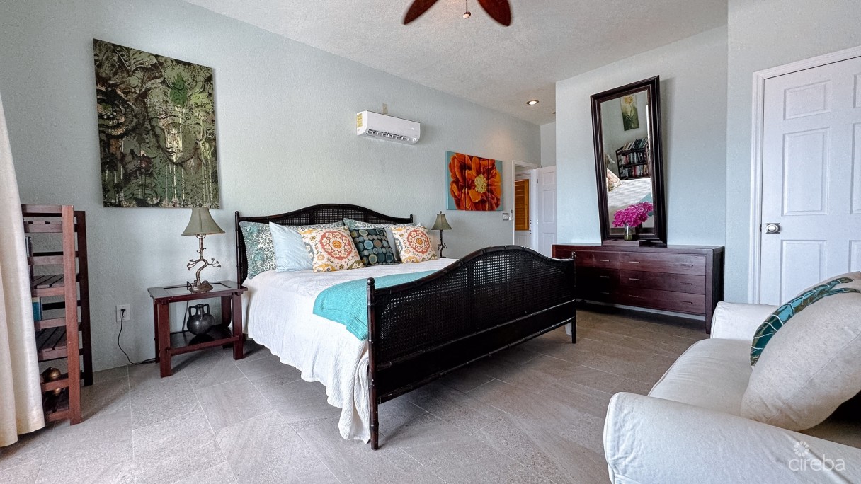 Little Cayman Beachfront Home With 2 Lots And Pool - Image 24