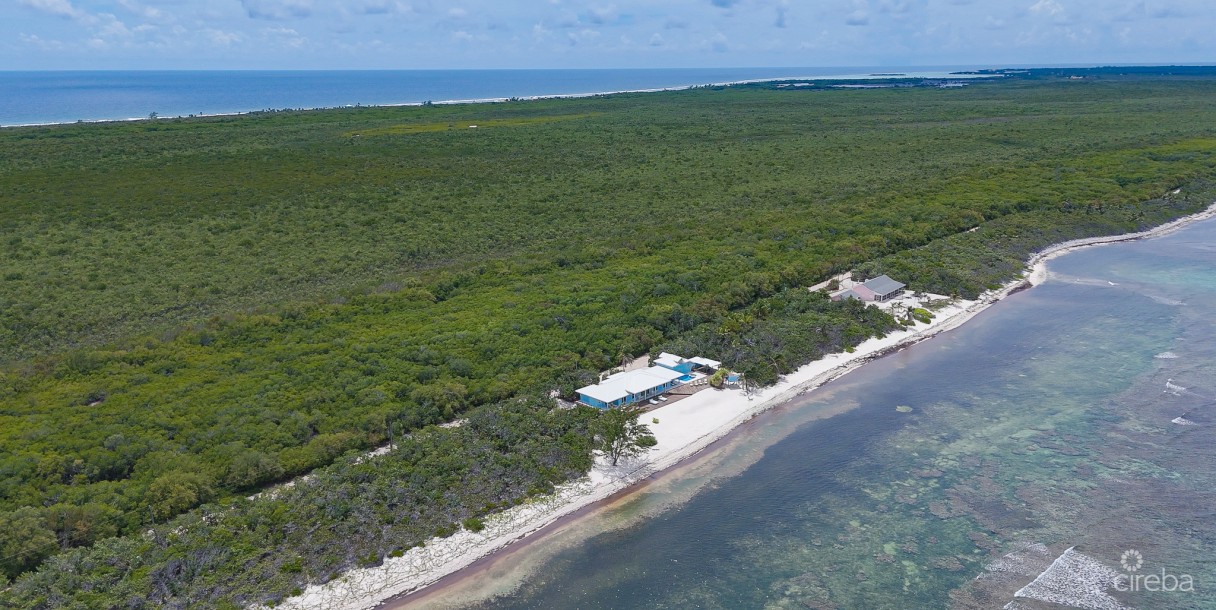 Little Cayman Beachfront Home With Pool - Image 41