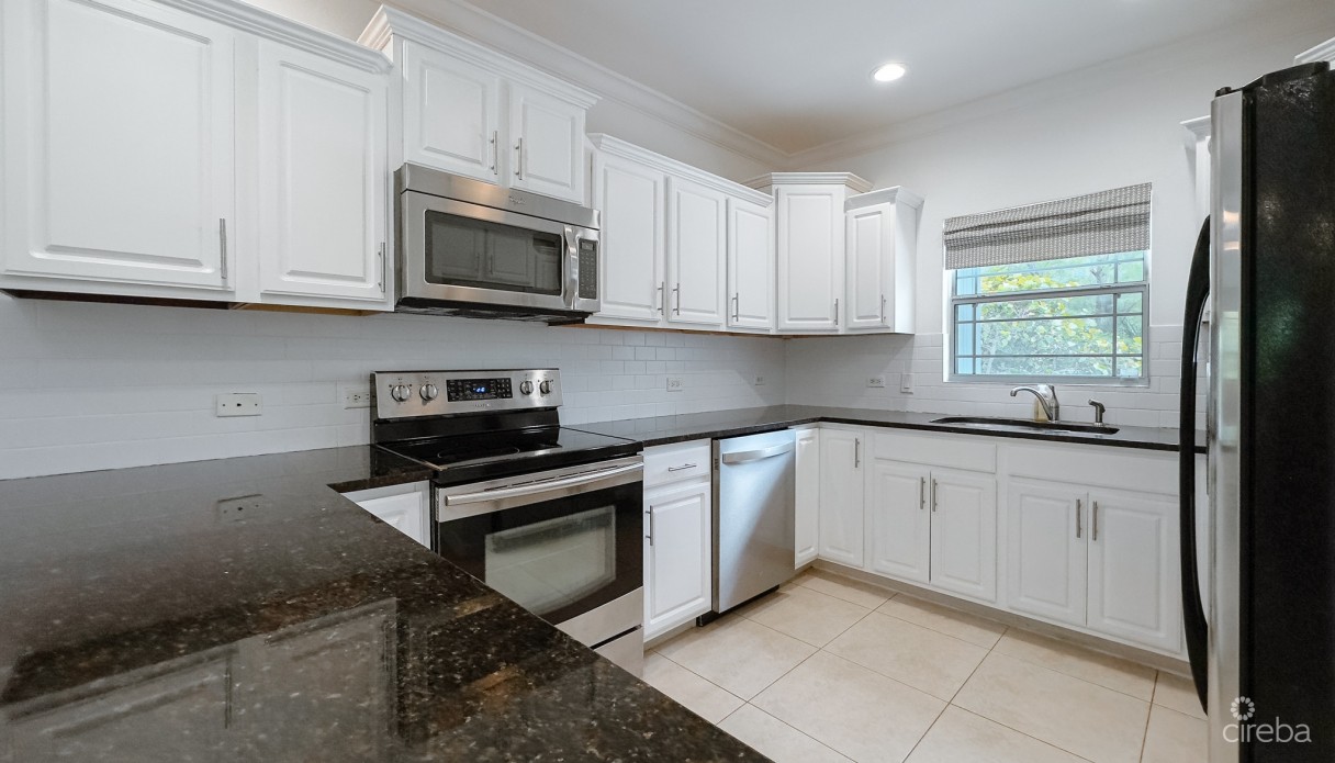 Coastal Escape Waterfront Townhouse - Image 3