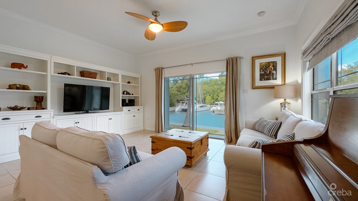 Coastal Escape Waterfront Townhouse - Image 5