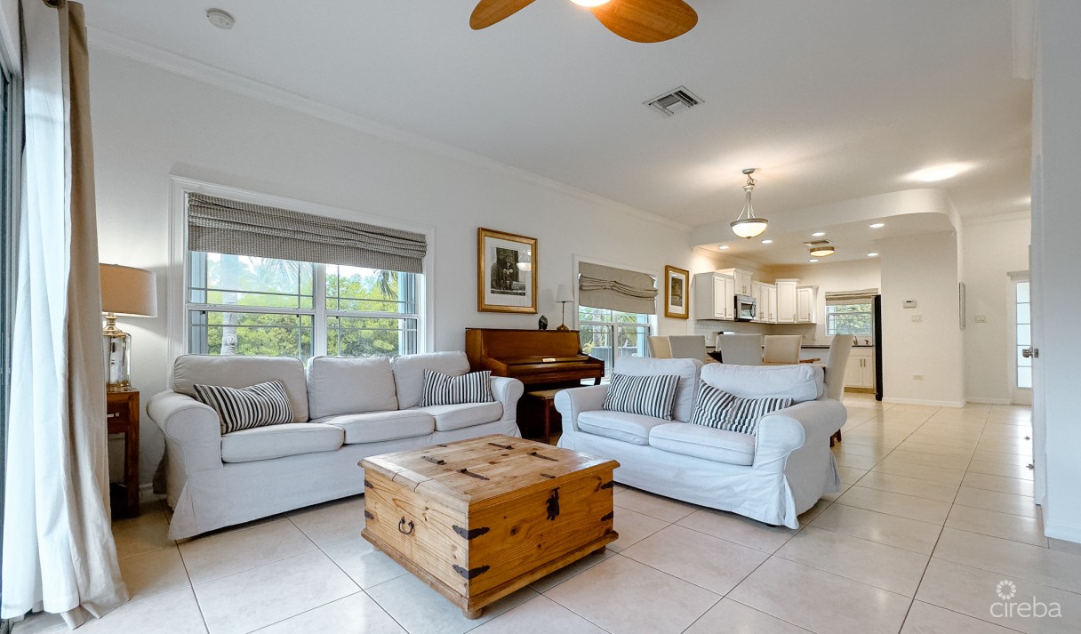 Coastal Escape Waterfront Townhouse - Image 6