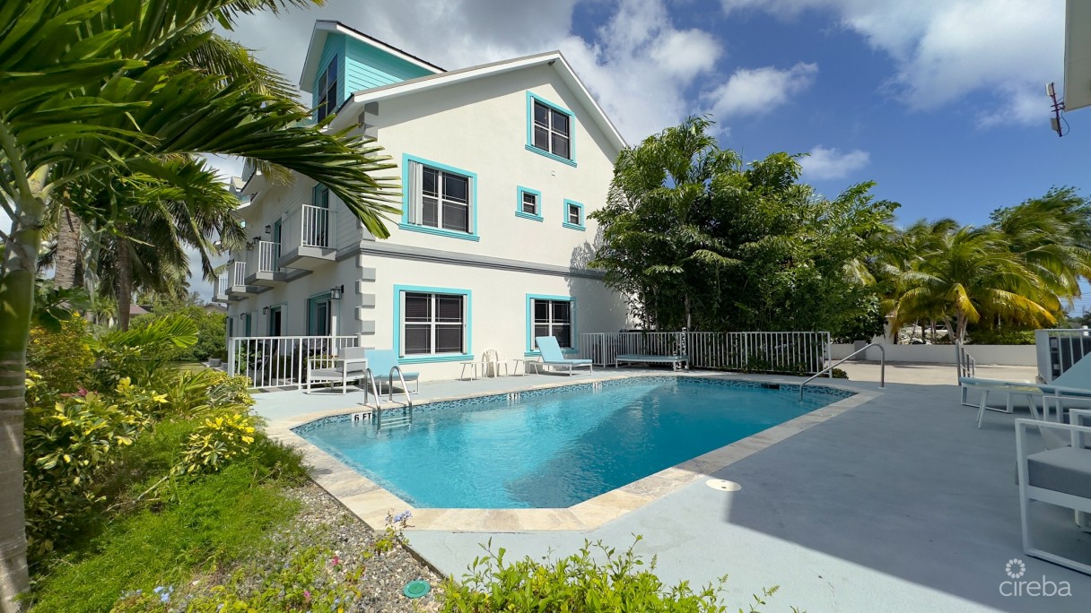 Coastal Escape Waterfront Townhouse - Image 16