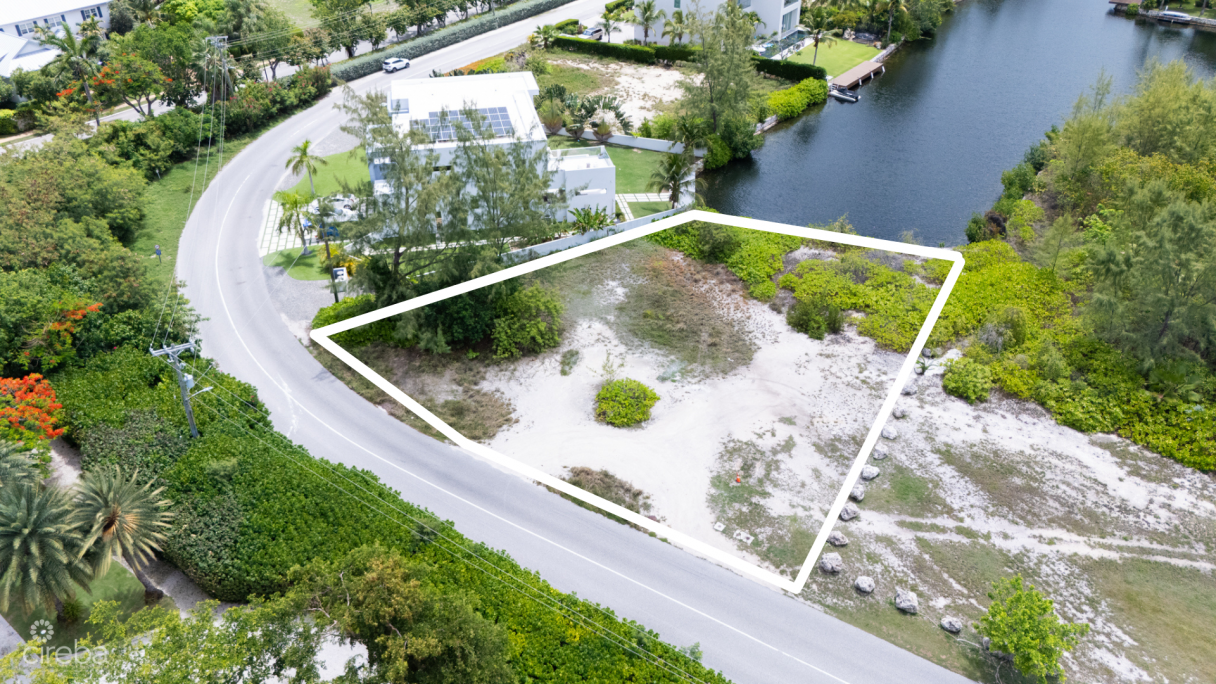 Yacht Club Canal Front Parcel - Image 4