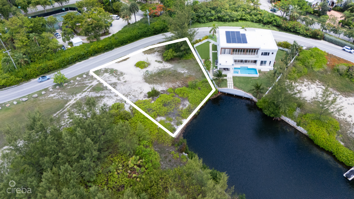 Yacht Club Canal Front Parcel - Image 5