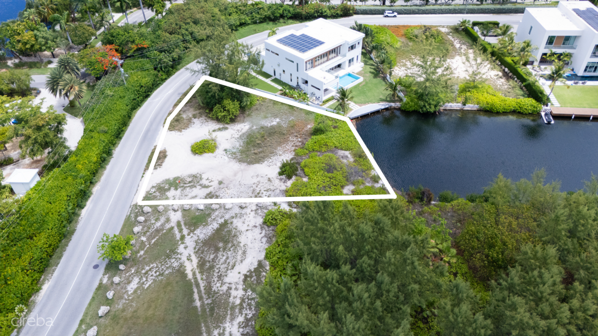 Yacht Club Canal Front Parcel - Image 6