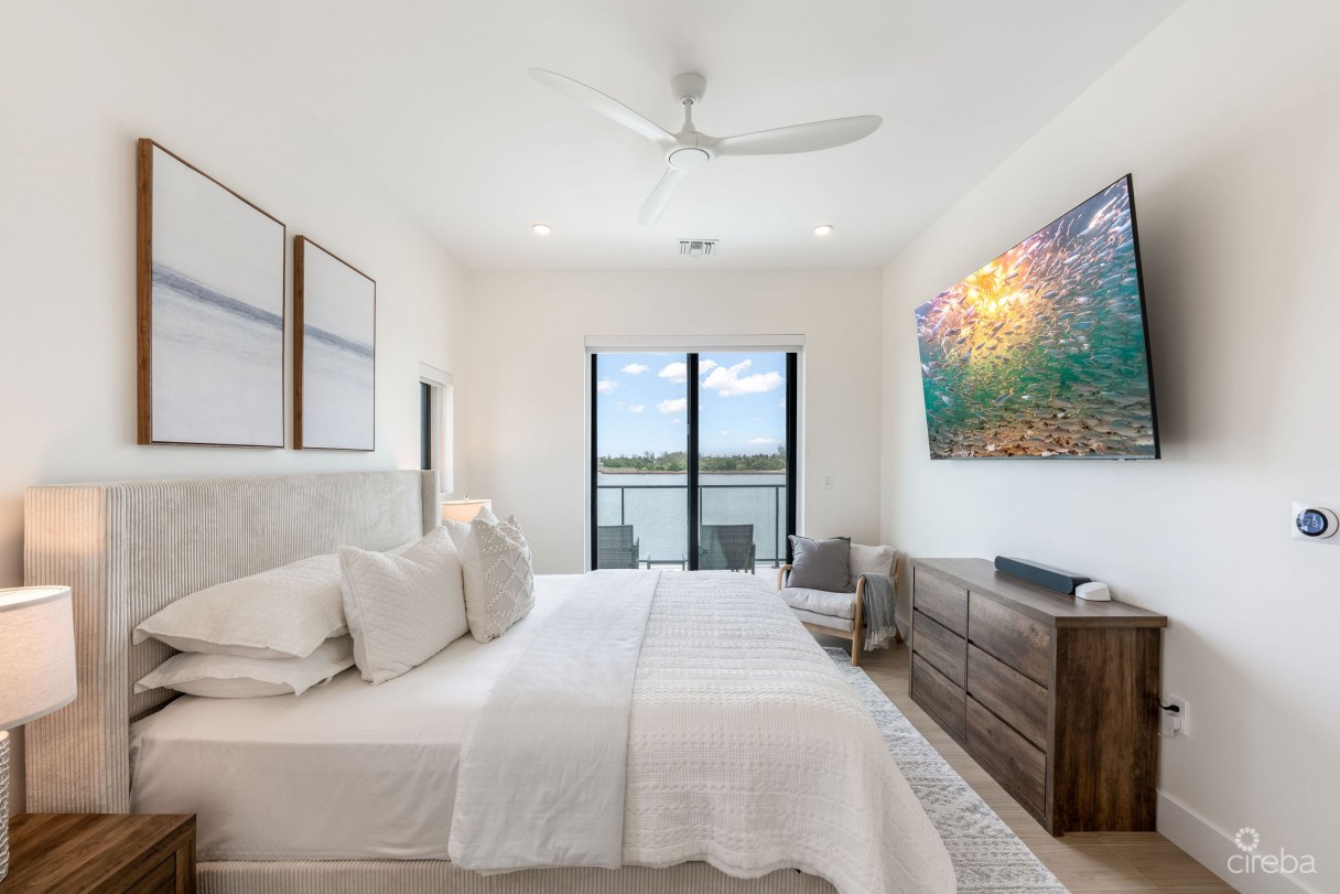 Auburn Bay 3, Canal Front Home - Image 8