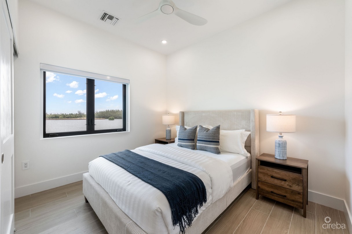 Auburn Bay 3, Canal Front Home - Image 12