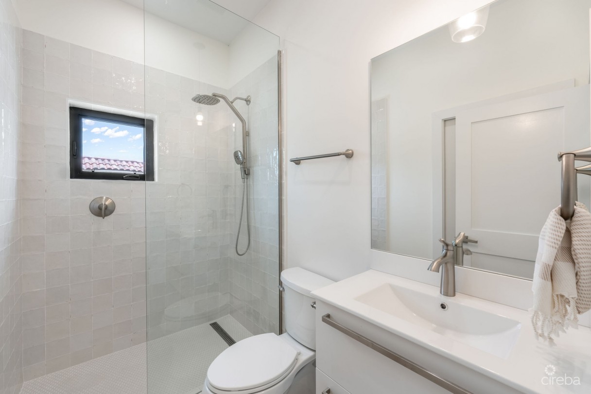 Auburn Bay 3, Canal Front Home - Image 13