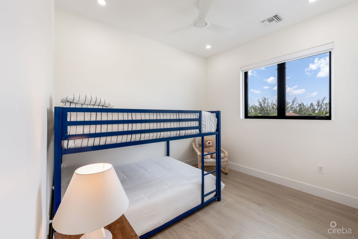 Auburn Bay 3, Canal Front Home - Image 14