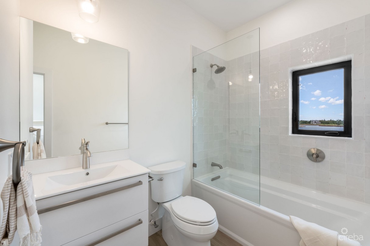 Auburn Bay 3, Canal Front Home - Image 15