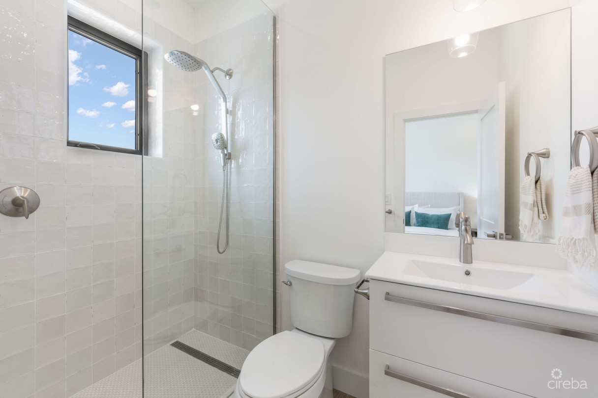 Auburn Bay 3, Canal Front Home - Image 17