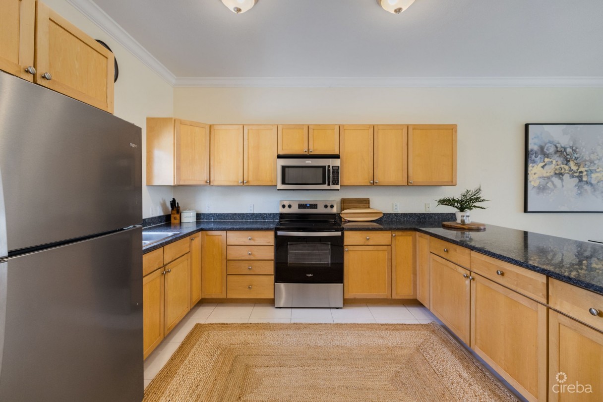 Paradise Point | 3-bed, 2.5-bath Oceanfront Townhouse | West Bay - Image 2