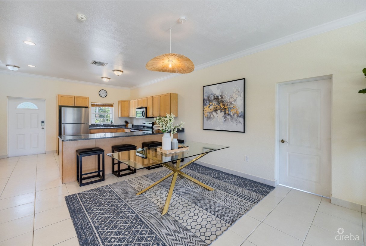 Paradise Point | 3-bed, 2.5-bath Oceanfront Townhouse | West Bay - Image 3
