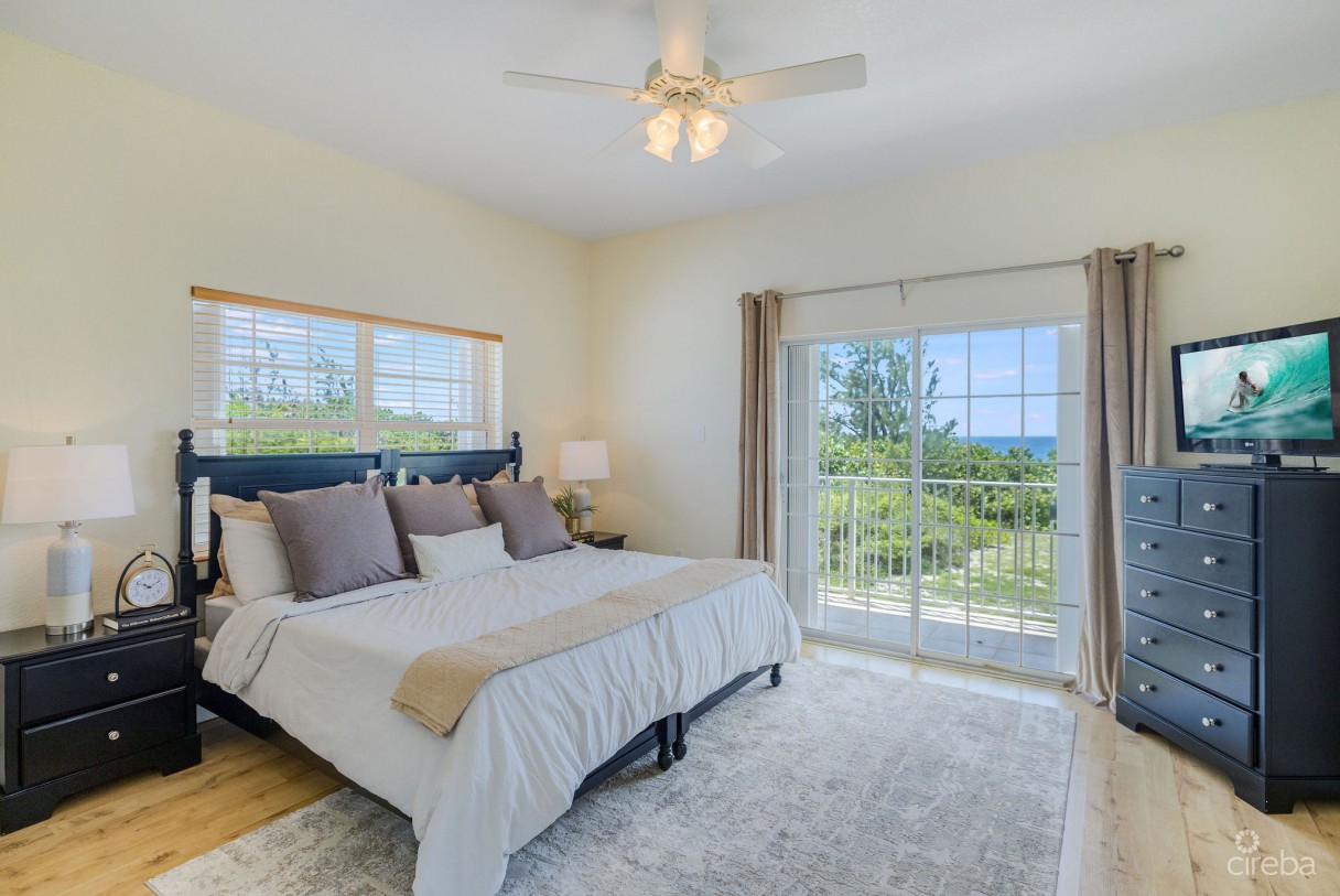 Paradise Point | 3-bed, 2.5-bath Oceanfront Townhouse | West Bay - Image 5