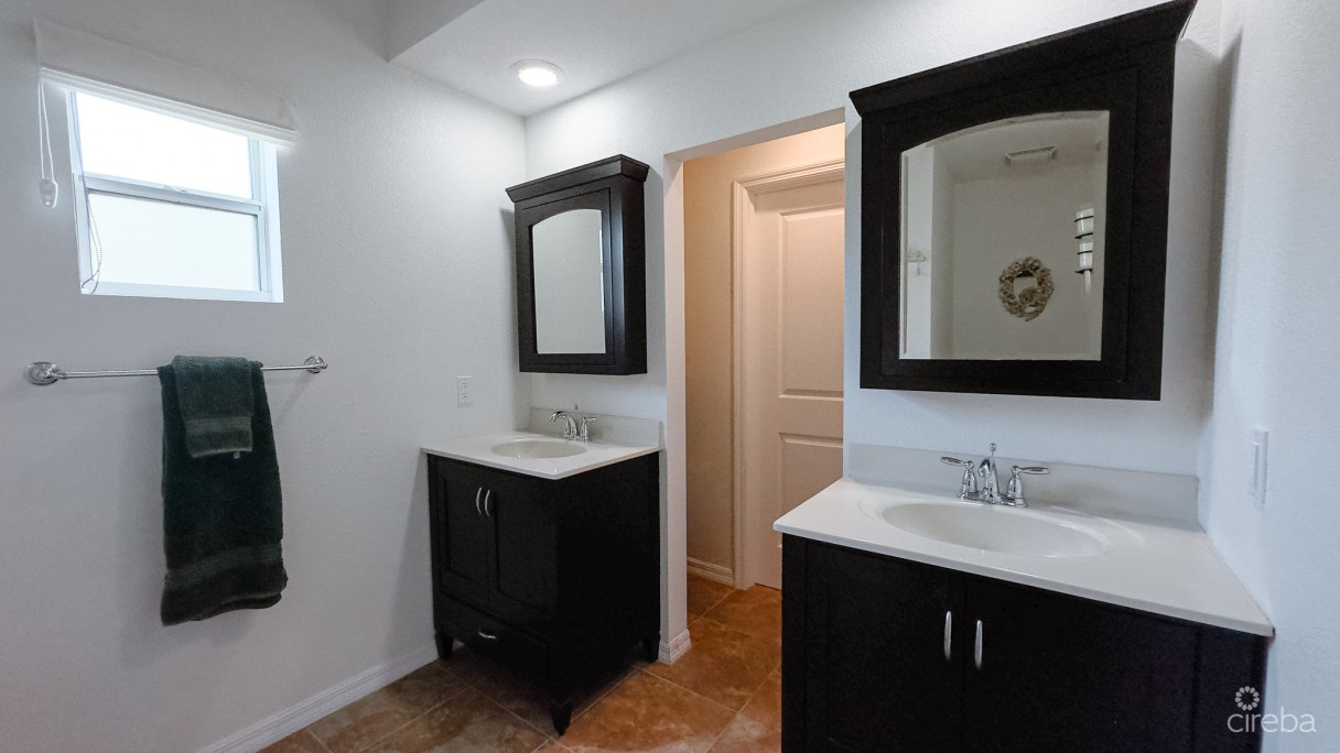 Little Cayman Ocean View Residential Home With Beachfront Lot - Image 13